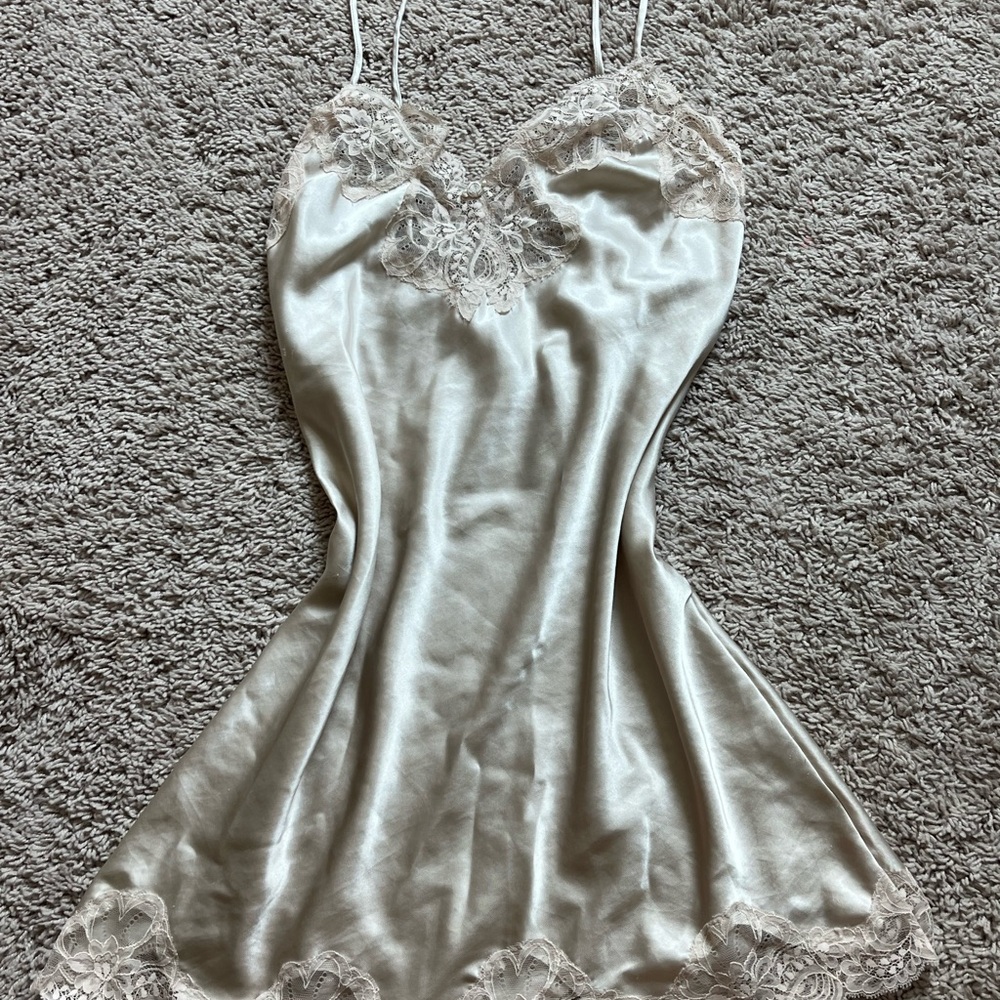 Vintage 1980s Oscar de la Renta Small Silky Slip Dress — Creamy Off-White, Lace